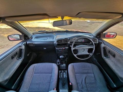 Nissan - Sentra 1600