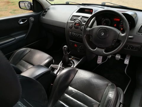 Renault - Megane Sport 2.0 Turbo