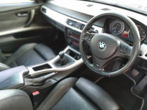 BMW - 320i M Sports