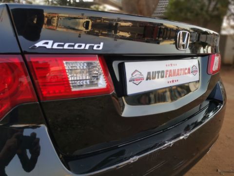 Honda - Accord 2.0 I-VTEC Executive