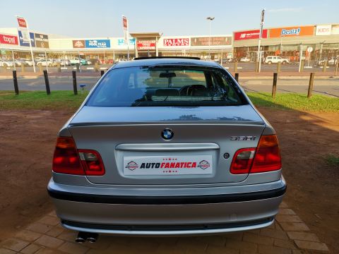 BMW - 330i Exclusive Pack