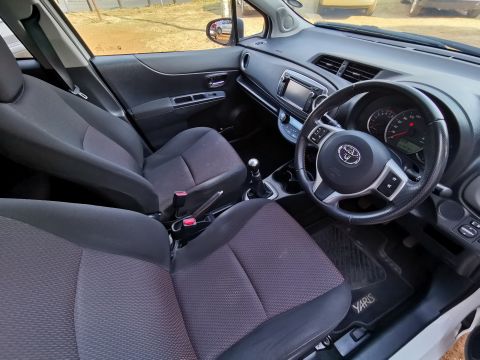 Toyota - Yaris 1.3 XR 