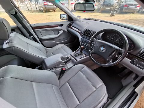 BMW - 325i Exclusive