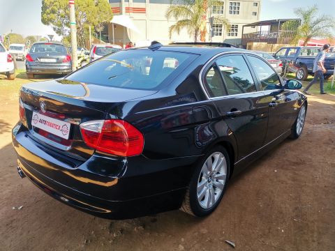 BMW - 330i Exclusive Pack 