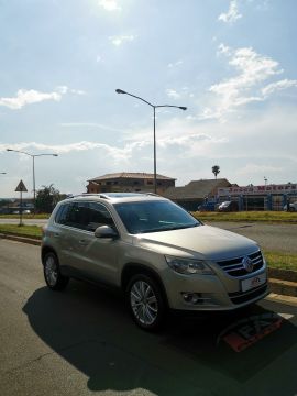 Volkswagen - Tiguan Sport 4Motion