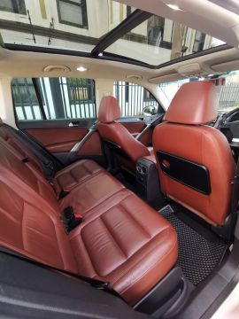 Volkswagen - Tiguan Sport 4Motion
