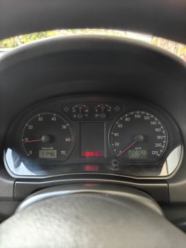 Volkswagen - Polo Vivo 