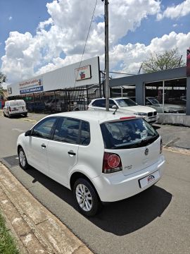 Volkswagen - Polo Vivo 