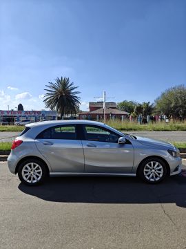 Mercedes-Benz - A180