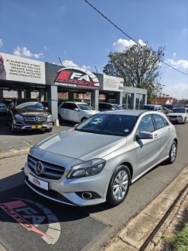 Mercedes-Benz - A180